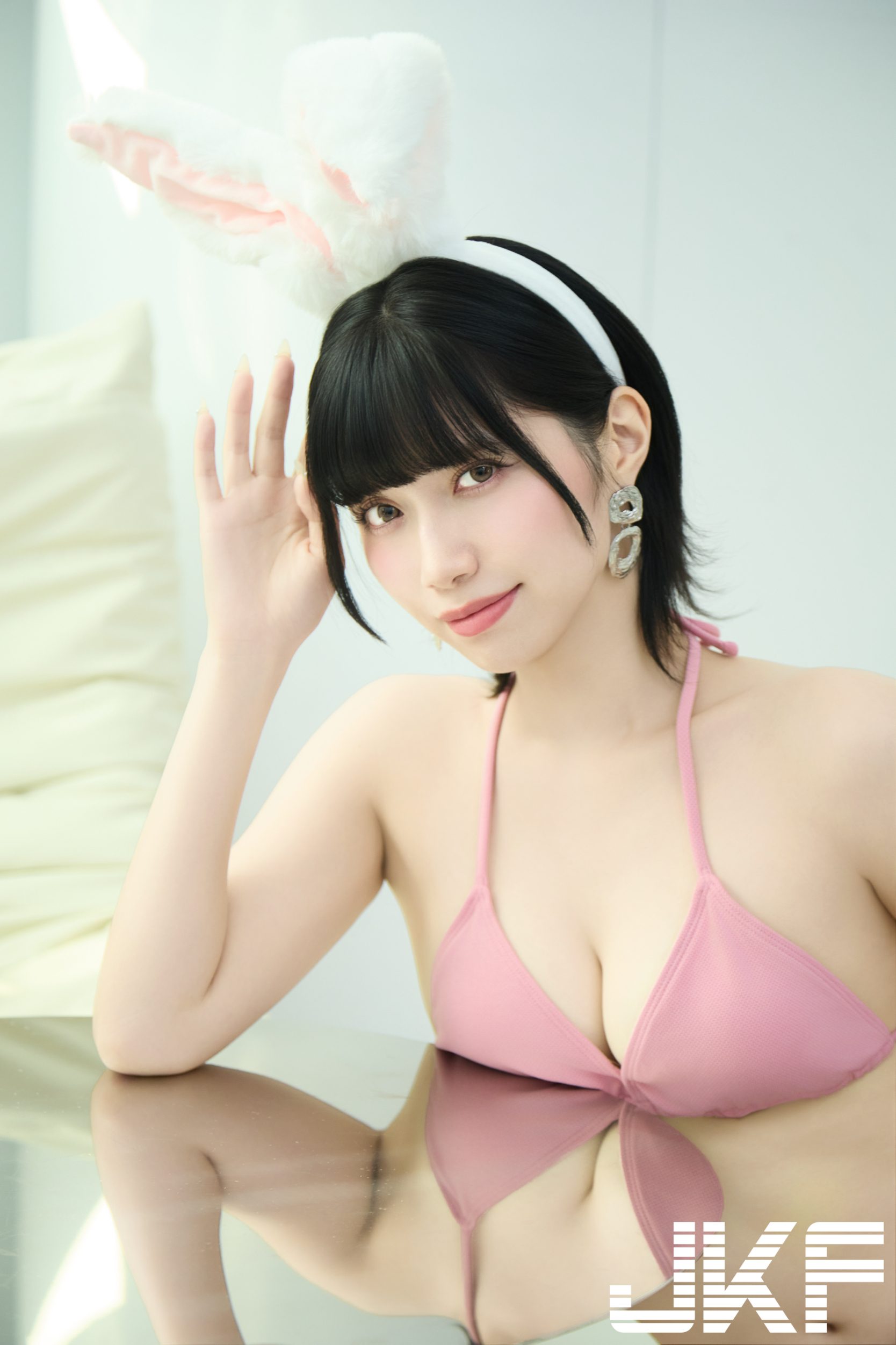 新勢力女優也有「完美友達」石原希望 村上悠華化身爆乳月兔