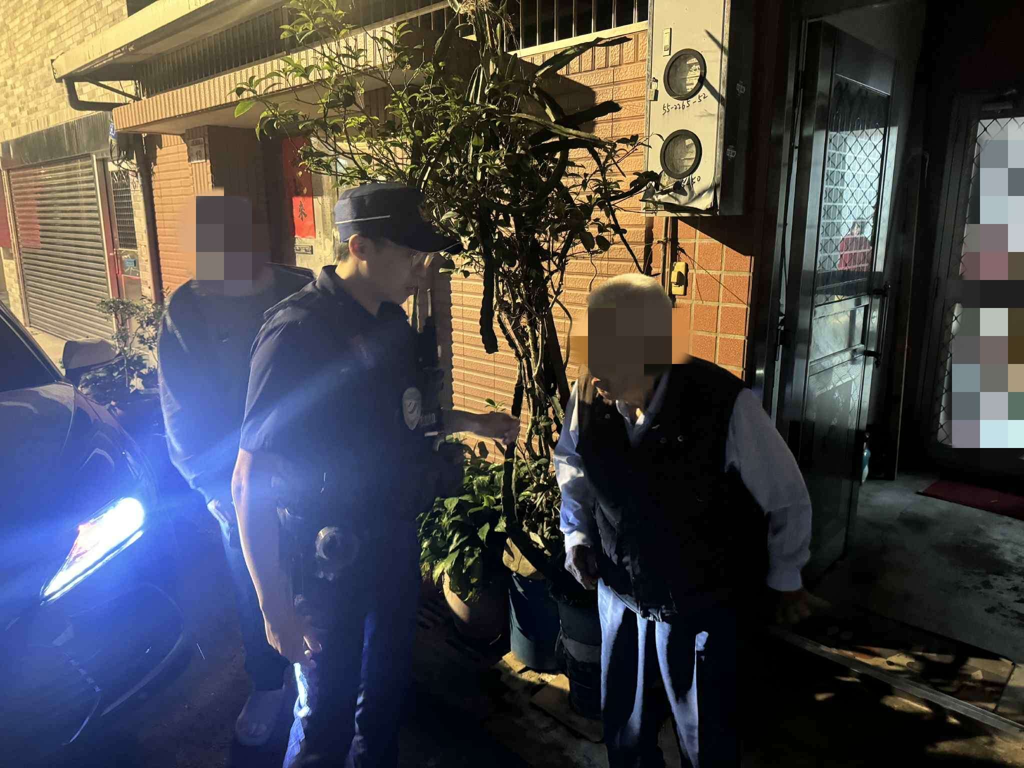 中壢9旬翁深夜牽腳踏車徘徊 警耐心溝通查身分 371b9f64 8669 42d7 b5c7 1b87c9b00caa 副本 0