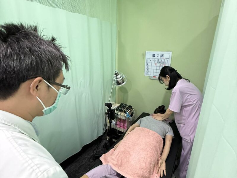 圖文:詠昇中醫:富貴要人幫 富貴包可找醫師幫黃永昇醫師/提供。