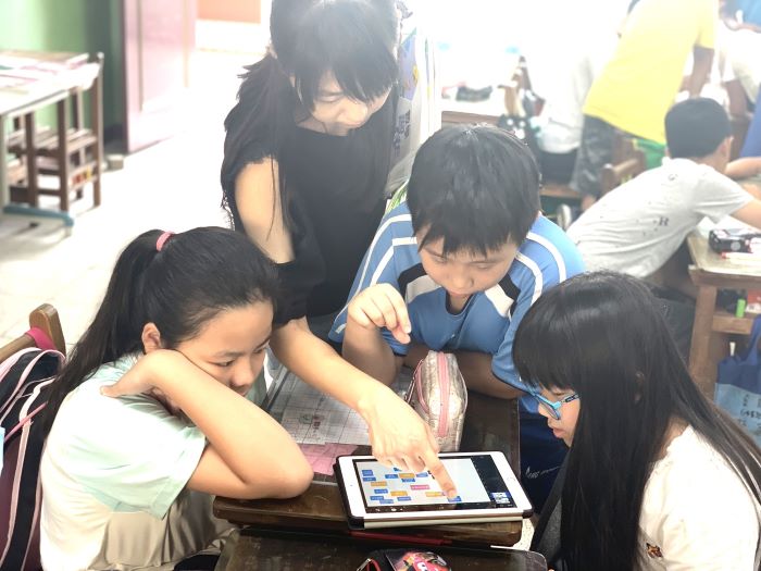 《圖說》金龍國小於課堂中使用平板組內共學。〈教育局提供〉