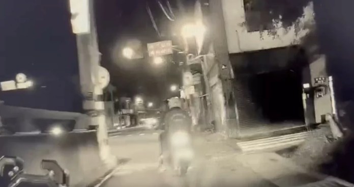 桃園男載同事「搖晃上路」遭警攔 酒測超標再揪改排氣管下場慘了 1788061647654